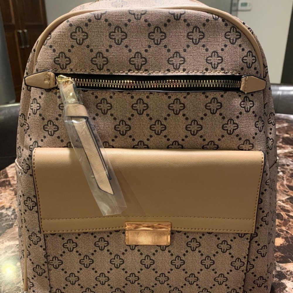 Backpack 🎒 New.       🎒🎒🎒🎒💝💝💝💝 - Picture 2 of 5